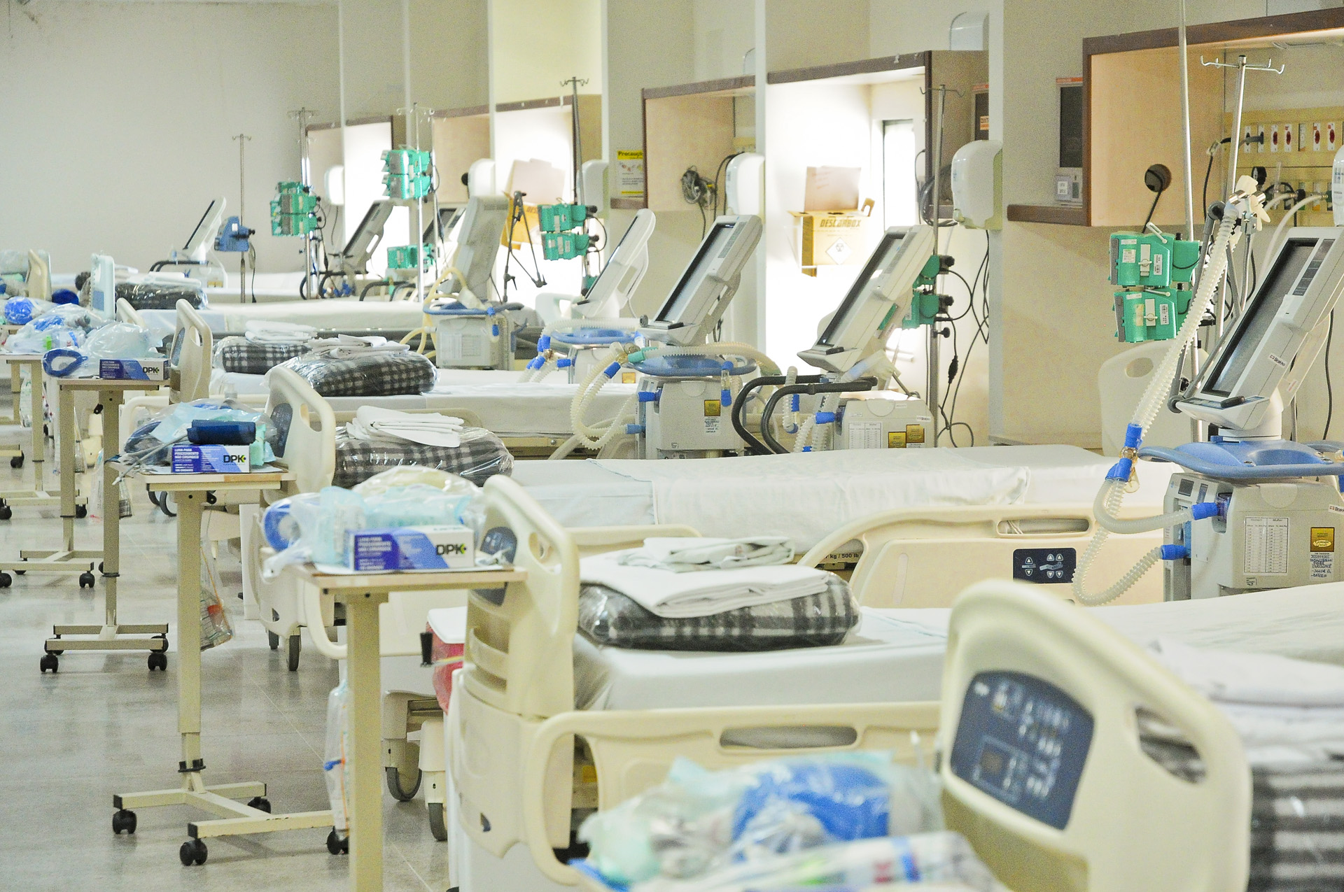 País perde 65% dos leitos de UTI abertos desde o início da pandemia